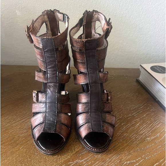 Freebird size 7 Breez sandal heels - Picture 3 of 5